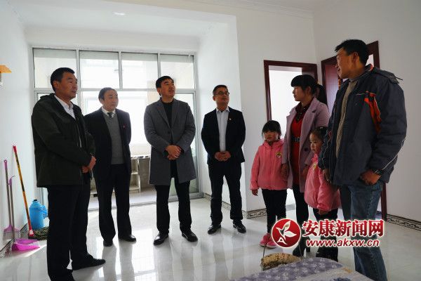 2.(dng)Į(zhn)ؚ(h)аwסӣhϵ(lin)(zhn)I(lng)(do)cͷT(mn)ؚ(h)L˽r_meitu_1.j